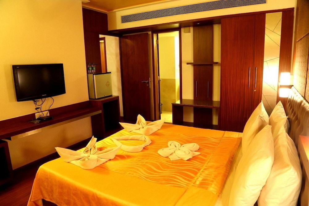 The Verda Saffron Hotel Mangalore Exterior foto