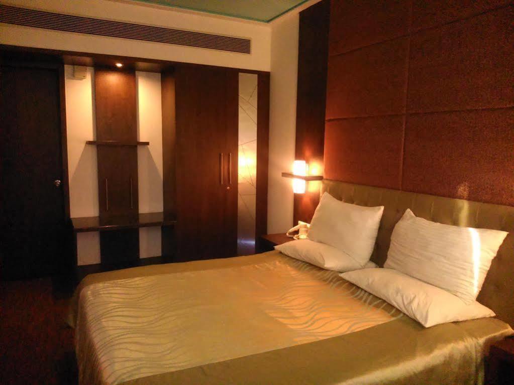 The Verda Saffron Hotel Mangalore Exterior foto